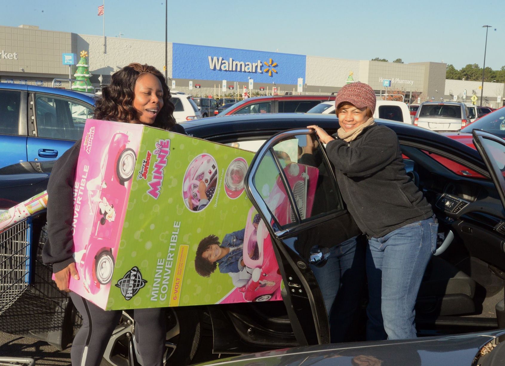 Shoppers at Walmart on Black Friday in 2018